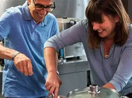 Atelier de fabrication fromagère au Musée Vivant du Fromage